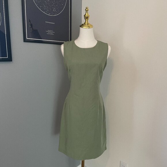 Vintage Dresses & Skirts - Vintage Sage Green Sleeveless Sheath Dress